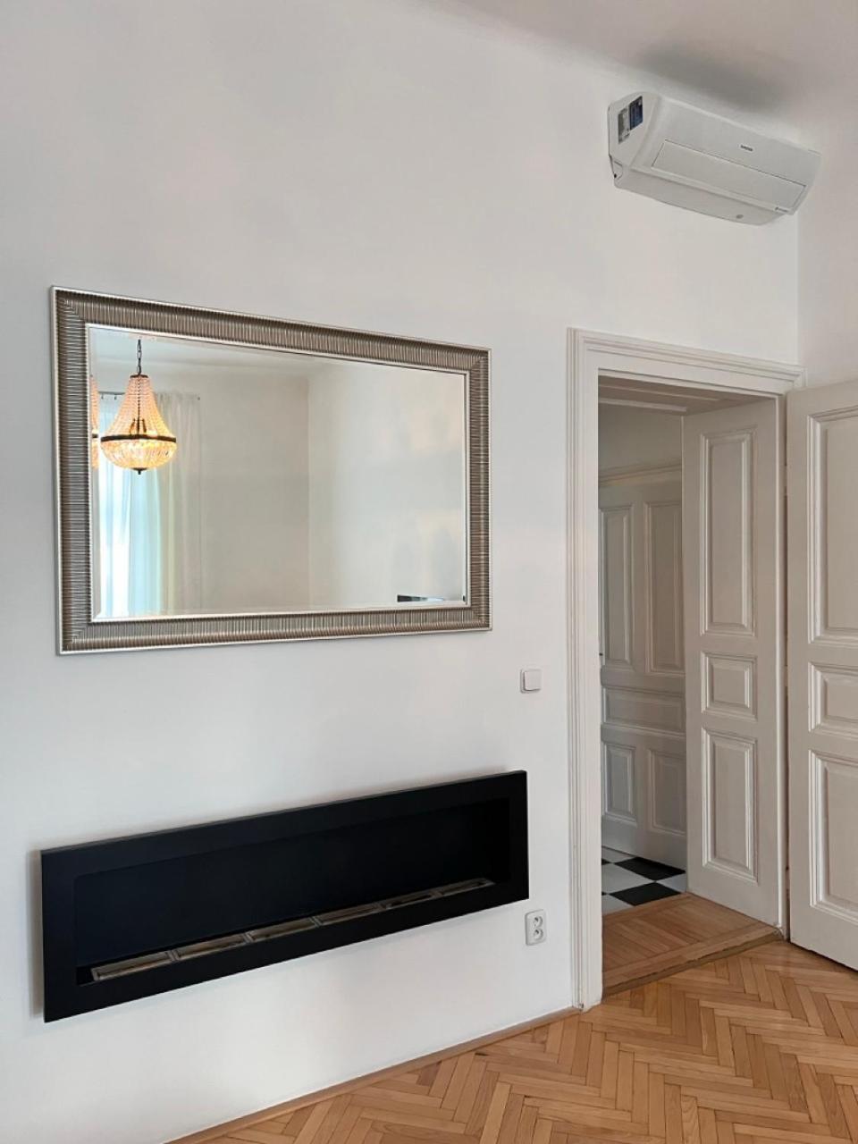 Stylish Flat In City Centre Bratislava Luaran gambar